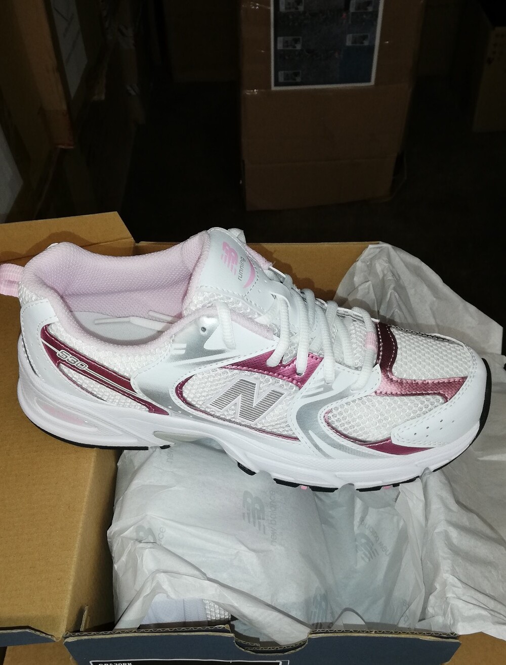 NEW BALANCE 530 WHITE-PINK WOMEN SZ 8.5 NEW IN BOX
